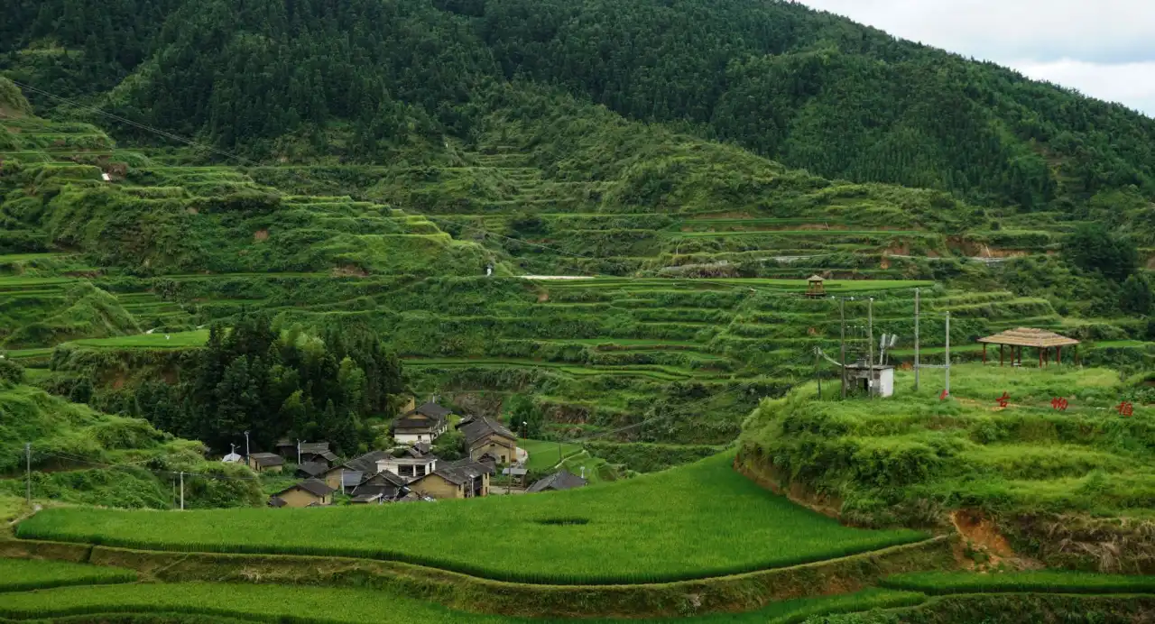 杭州明灯科技解析LED洗墙灯在商业建筑立面照明中的色温选择策略