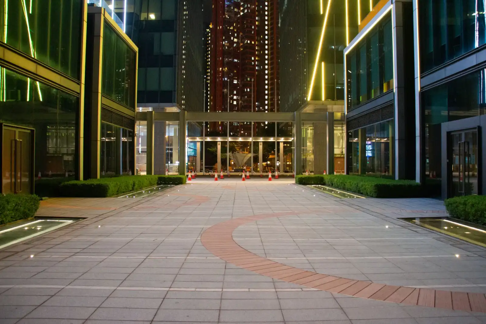杭州明灯科技建筑亮化工程中LED洗墙灯与点光源的协同应用解析正文配图 1