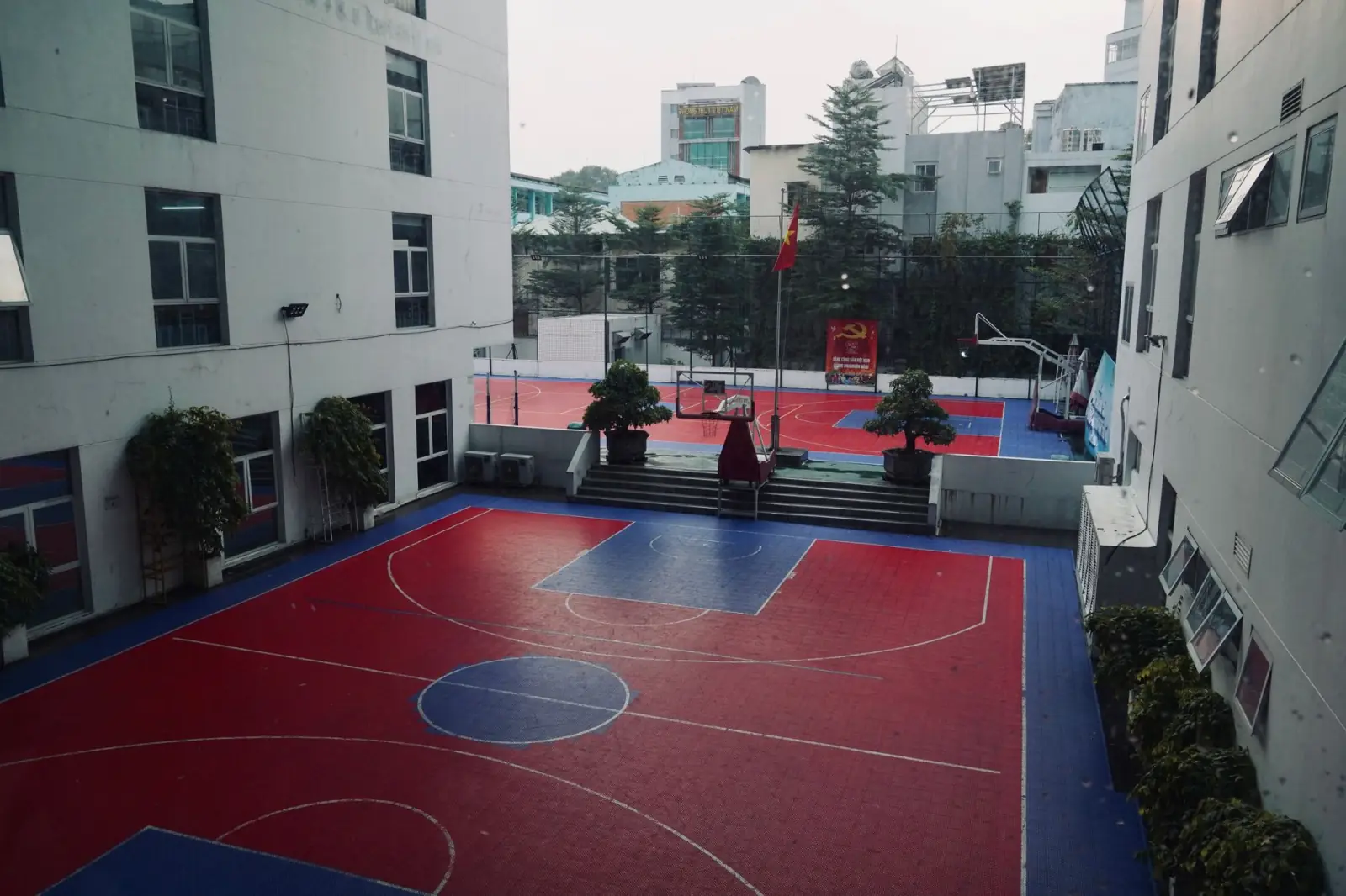 建筑亮化工程中LED洗墙灯与点光源的搭配选型要点