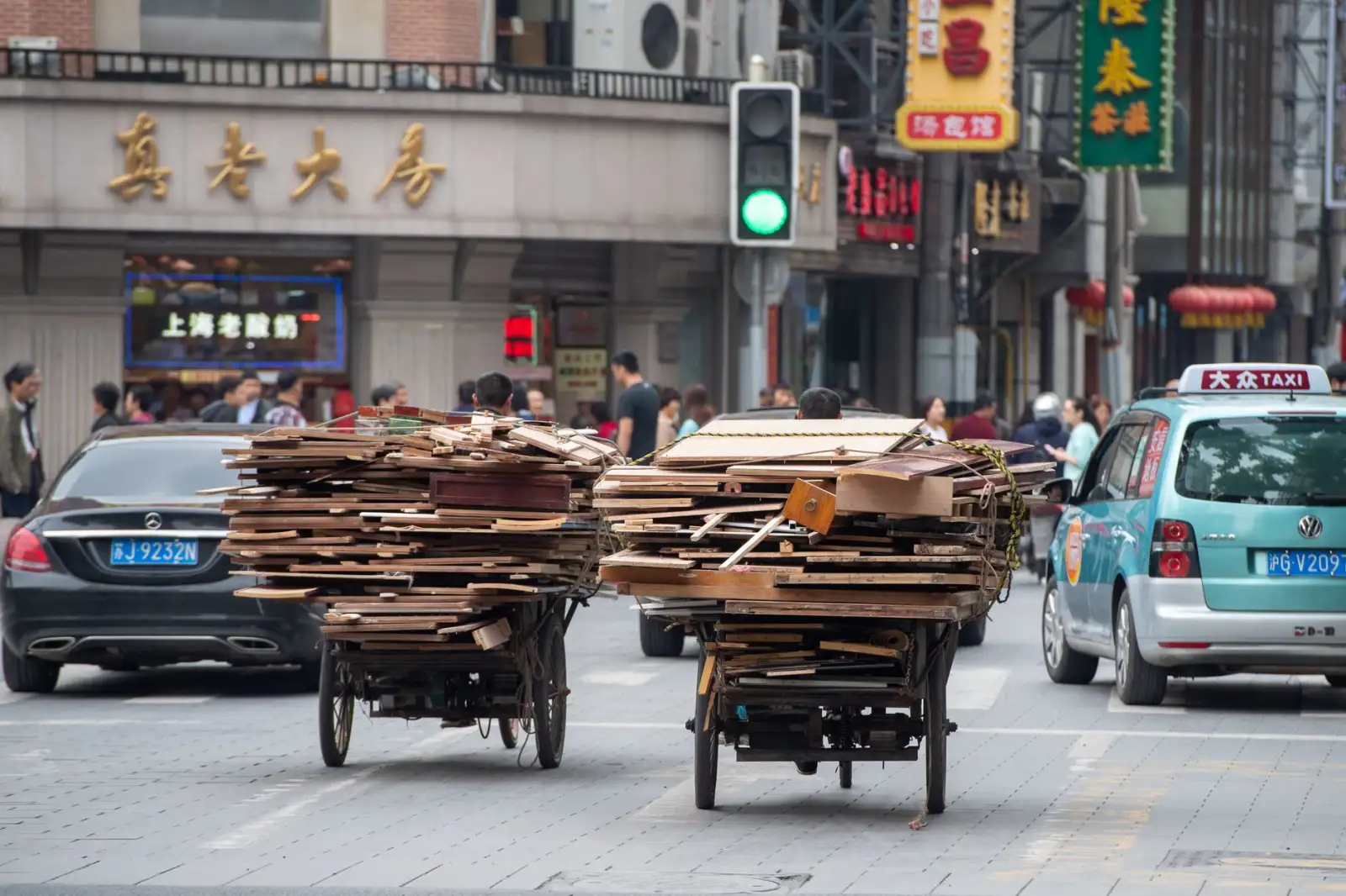 建筑亮化工程中LED洗墙灯选型要点与光效对比分析