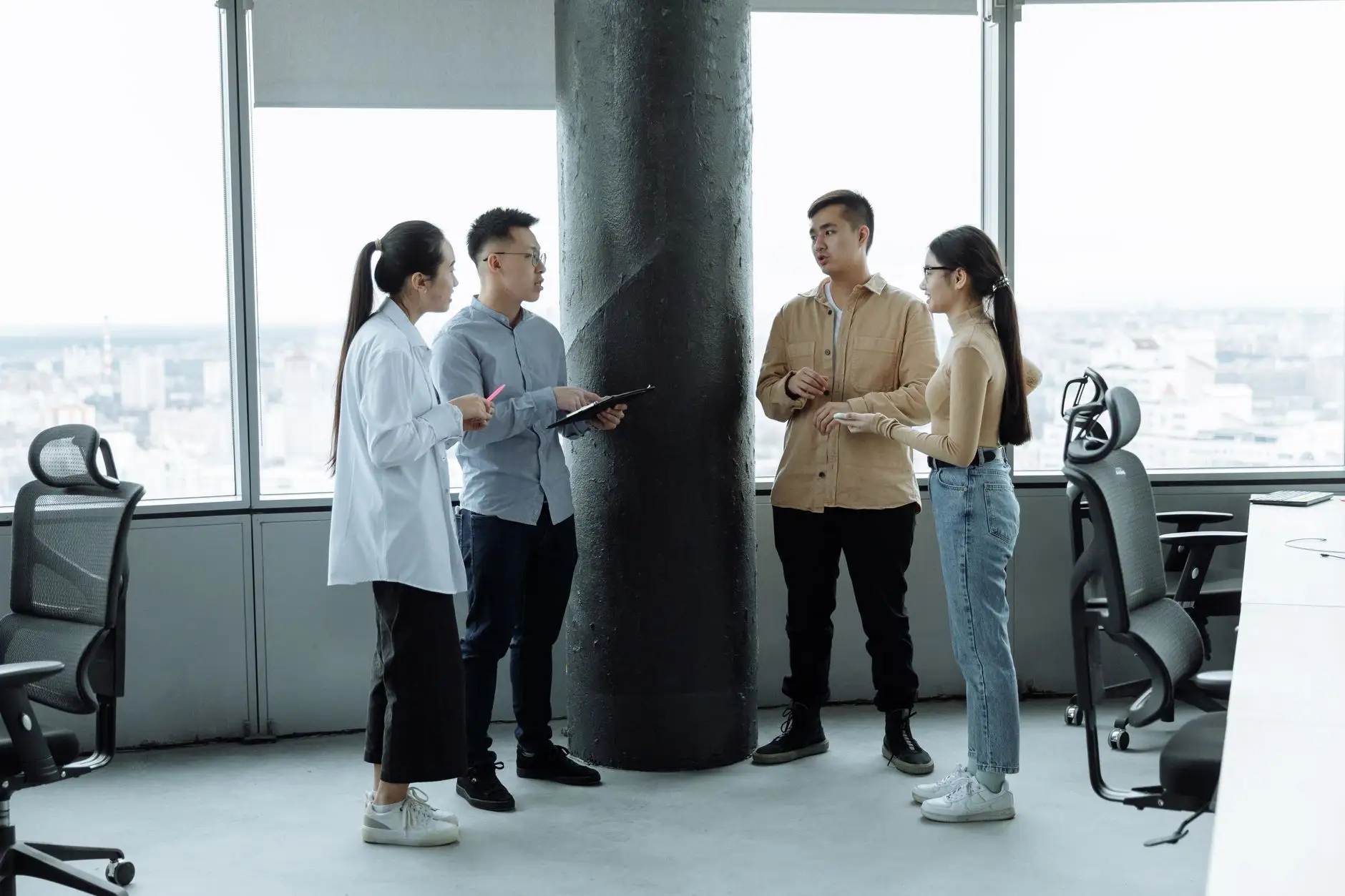 LED洗墙灯与点光源在商业建筑亮化中的协同应用方案