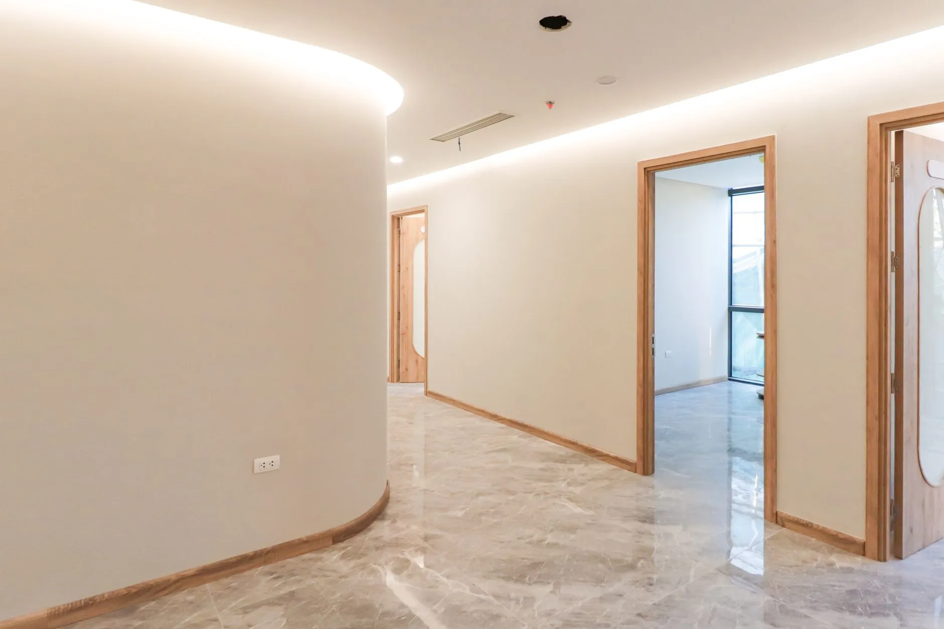 建筑亮化LED洗墙灯与点光源产品技术参数对比分析
